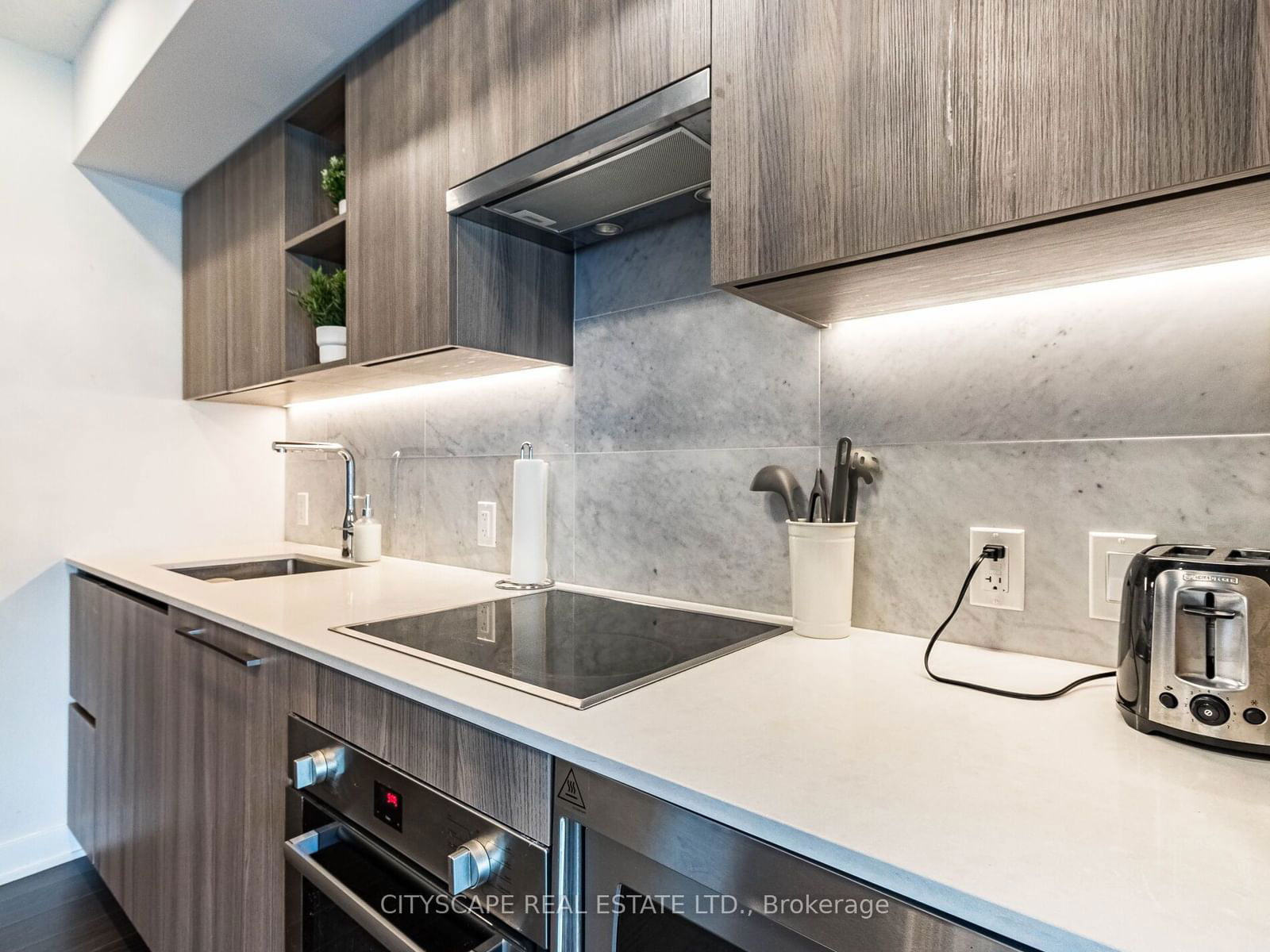 17 Bathurst St, unit 1509 for sale