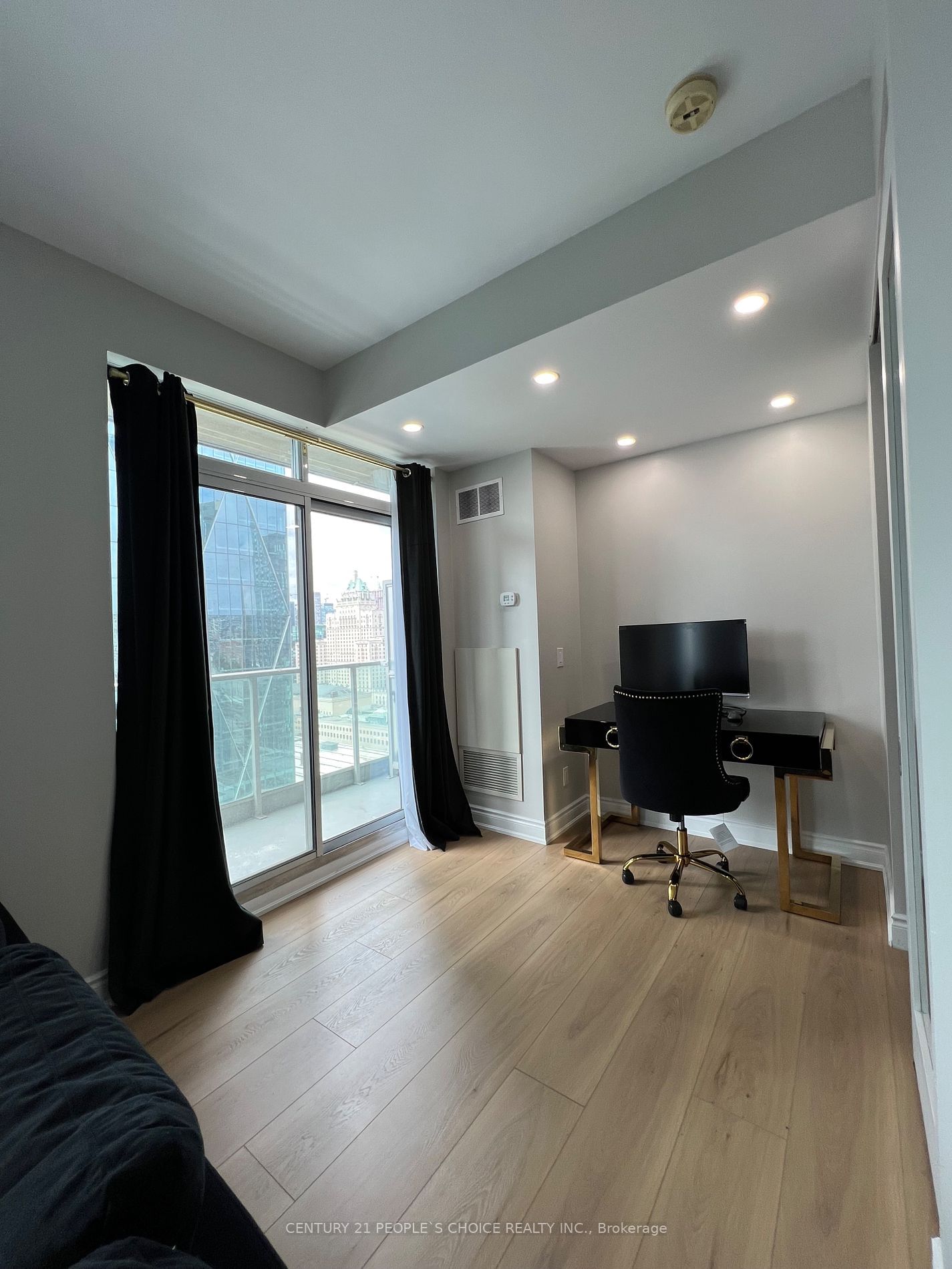 18 Yonge St, unit 2413 for rent