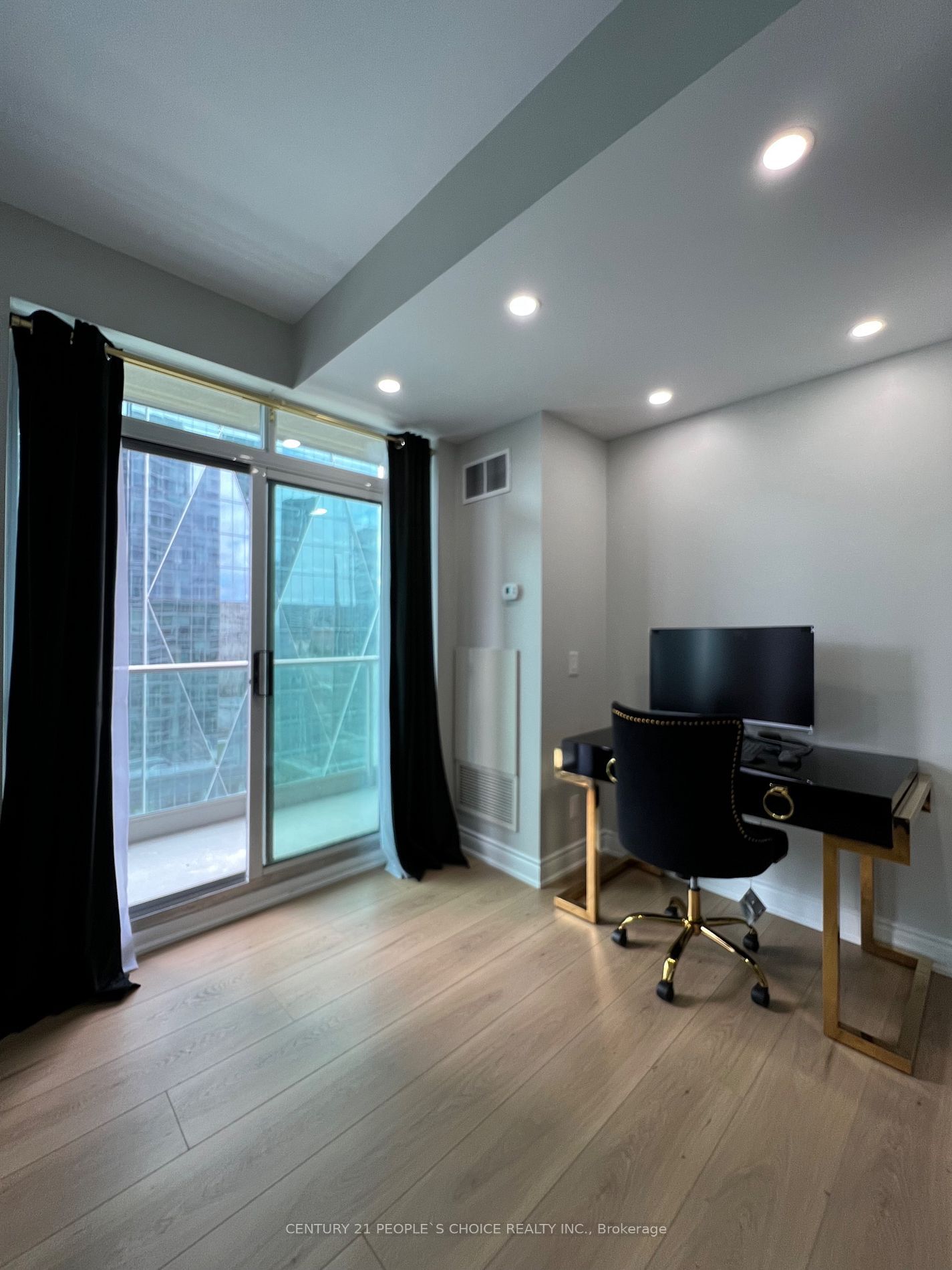 18 Yonge St, unit 2413 for rent