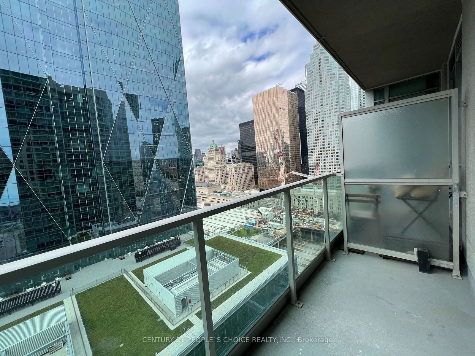 18 Yonge St, unit 2413 for rent