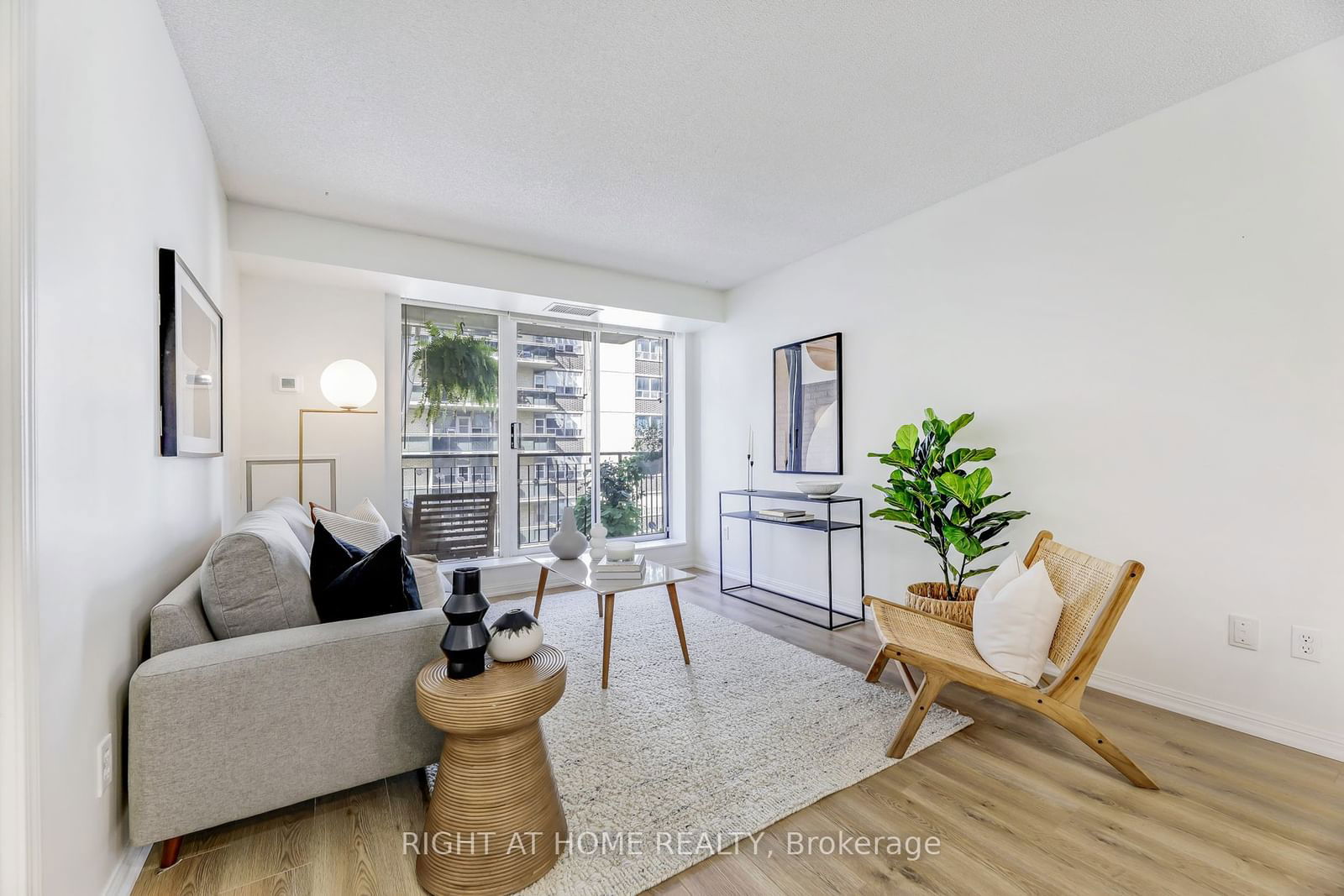 188 Redpath Ave, unit 601 for sale