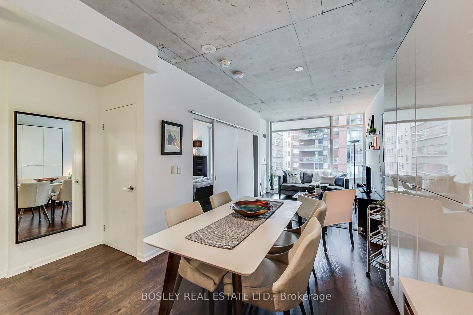 218 King St, unit 405 for rent