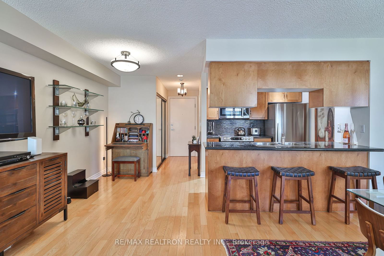 270 Wellington St, unit 417 for sale