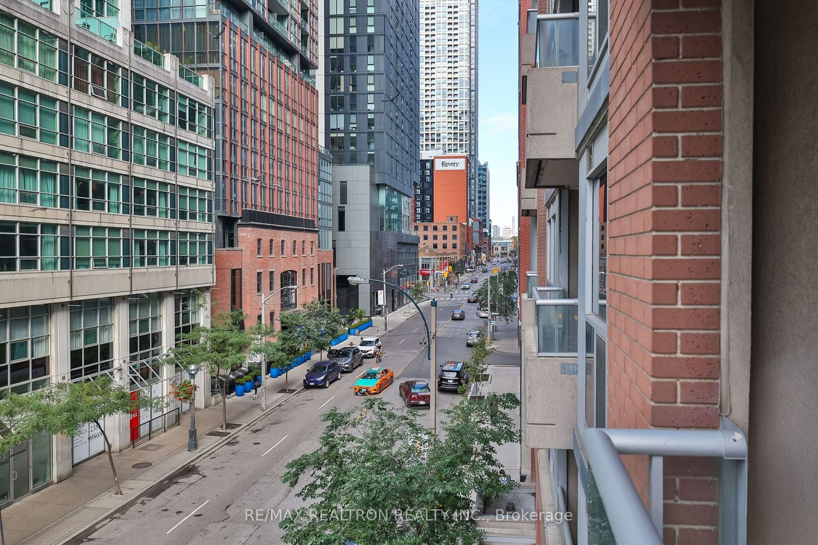 270 Wellington St, unit 417 for sale