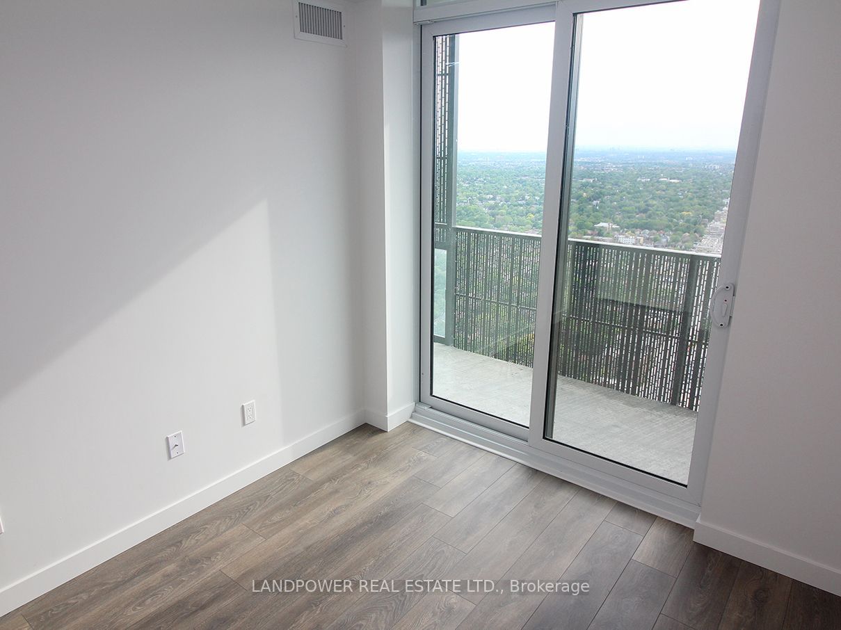 8 Eglinton Ave E, unit 4904 for rent