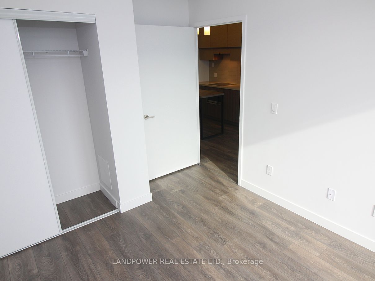 8 Eglinton Ave E, unit 4904 for rent