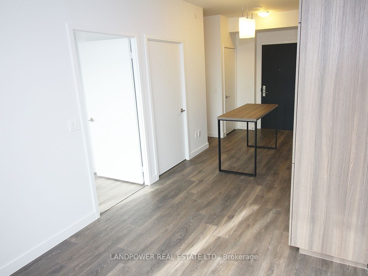 8 Eglinton Ave E, unit 4904 for rent