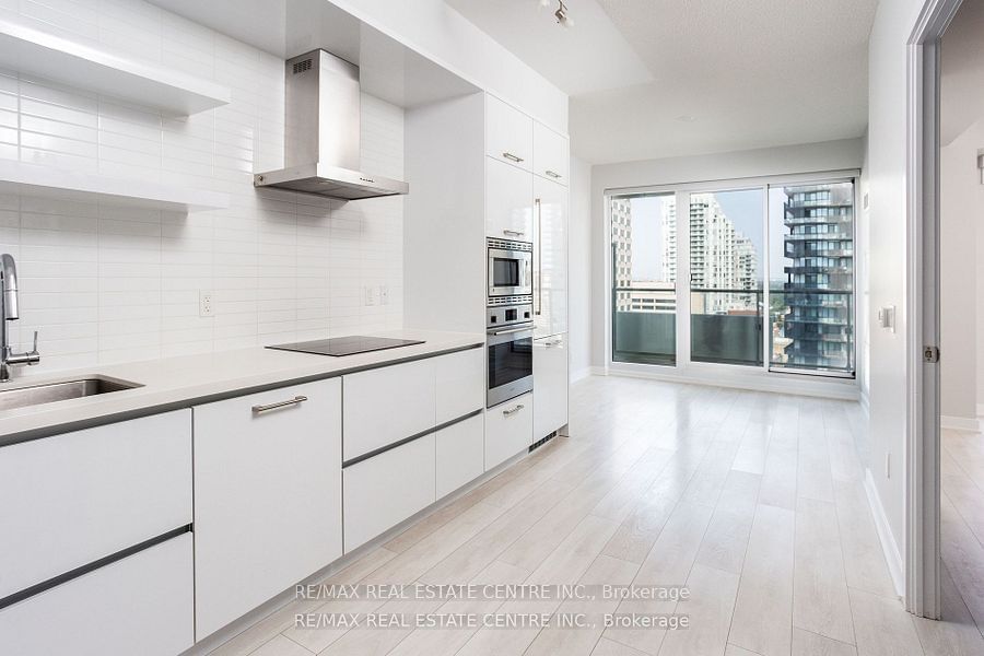 2221 Yonge St, unit 1910 for sale