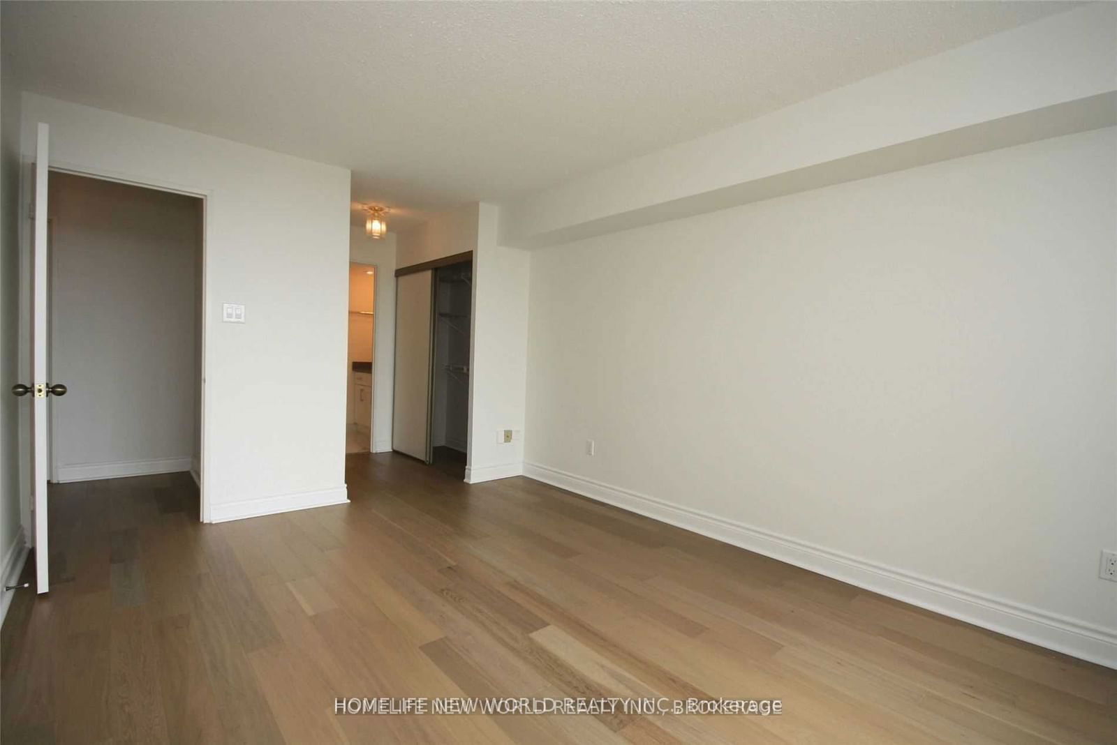 33 Elmhurst Ave, unit 2204 for rent