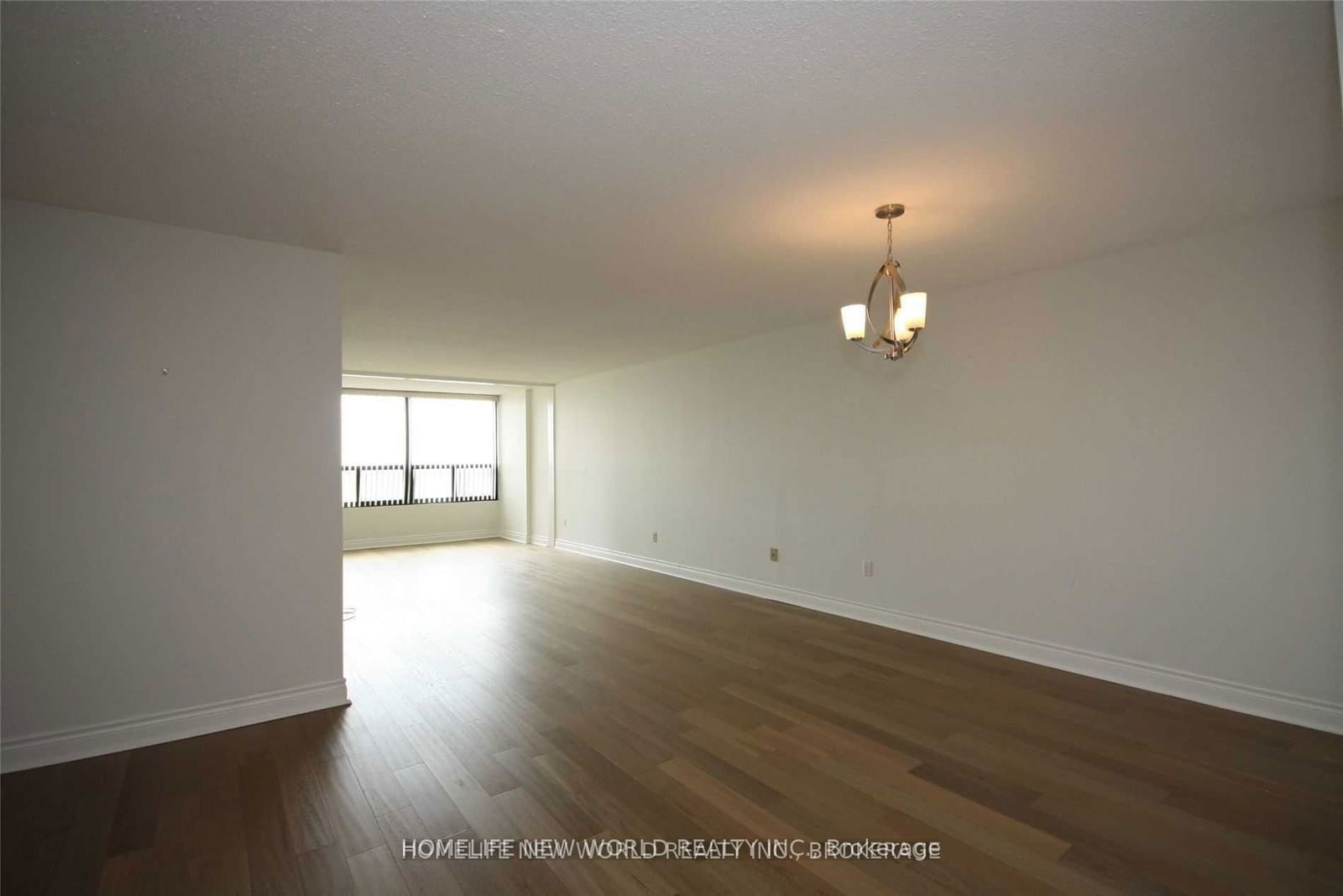 33 Elmhurst Ave, unit 2204 for rent