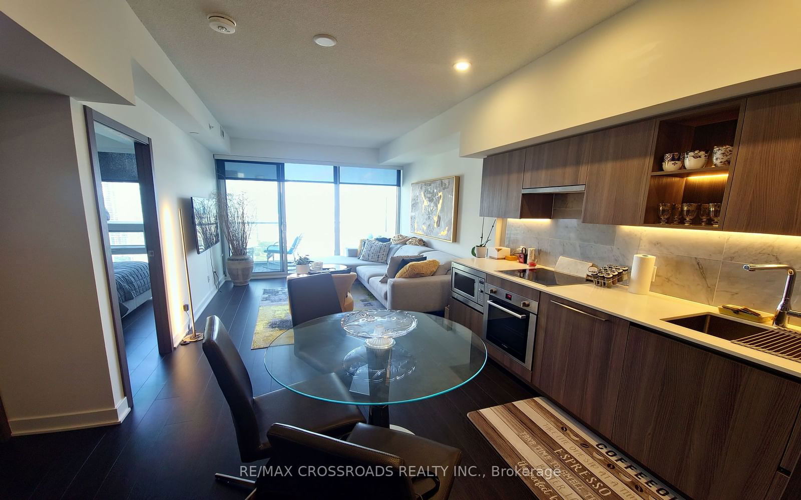 17 Bathurst St, unit 3911 for rent