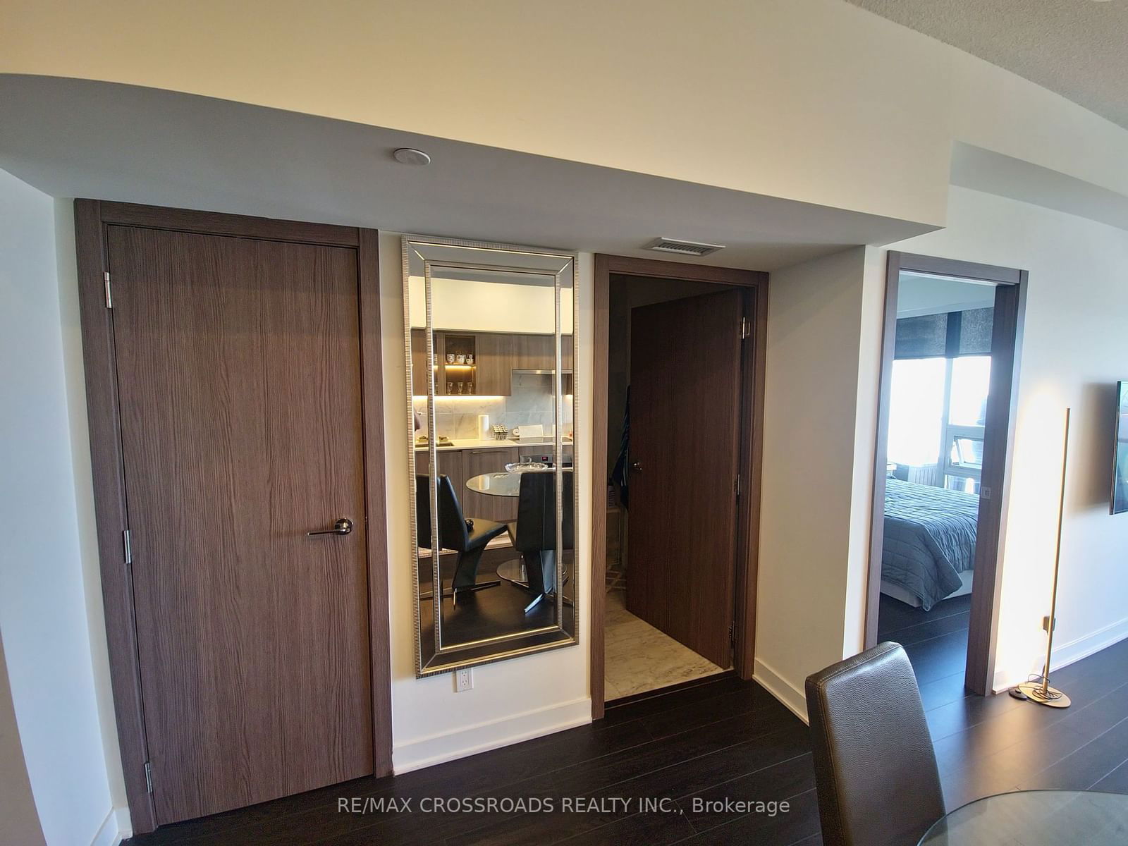 17 Bathurst St, unit 3911 for rent