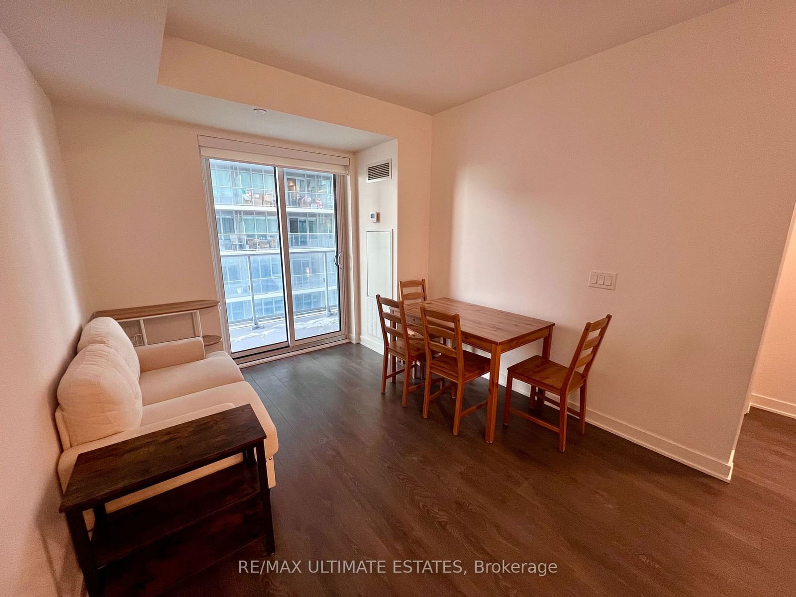 195 Redpath Ave, unit 3016 for rent