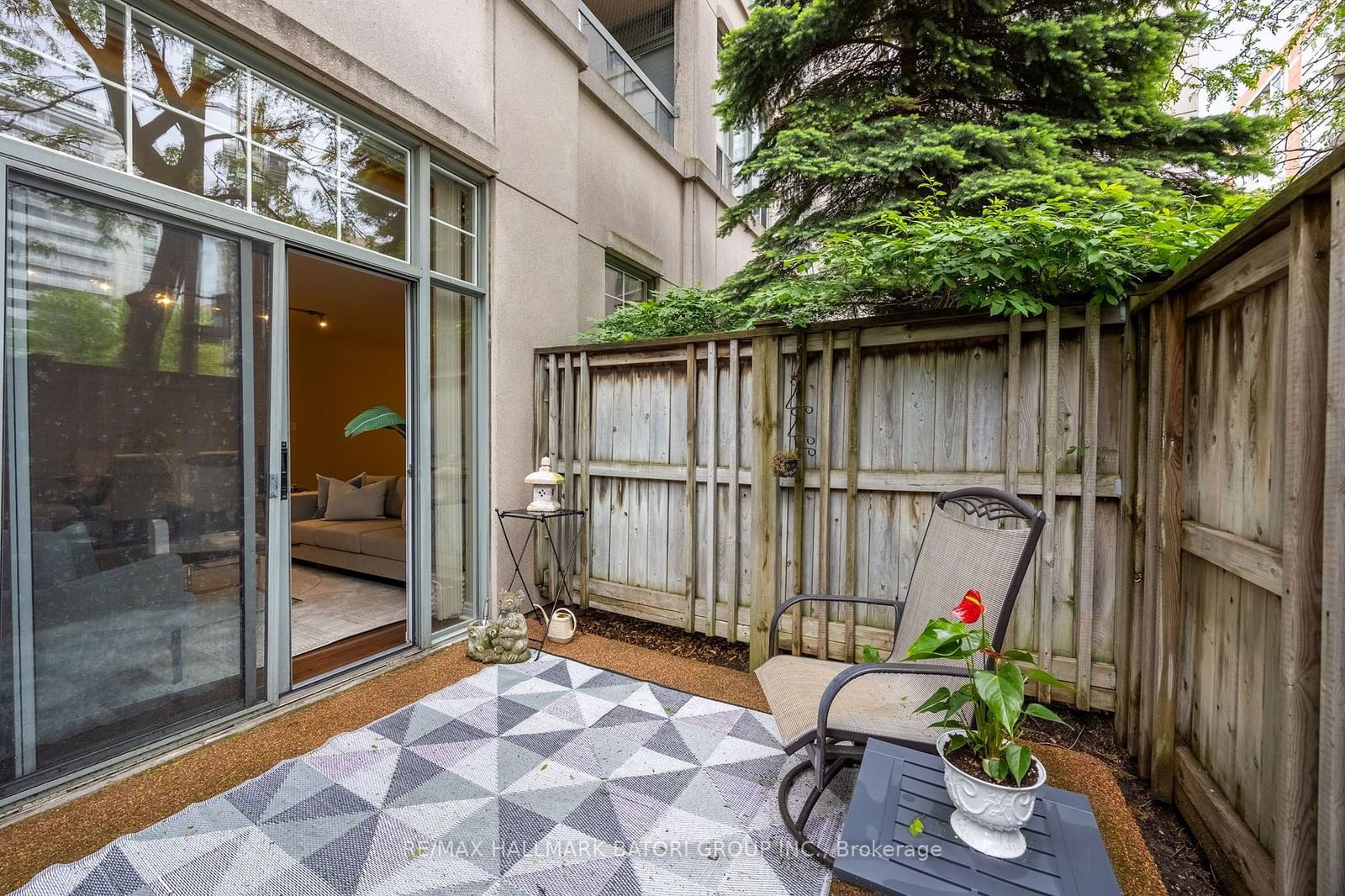 35 Merton St, unit 101 for sale