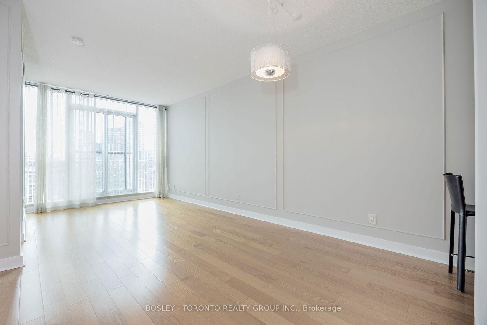 320 Richmond St E, unit 621 for rent