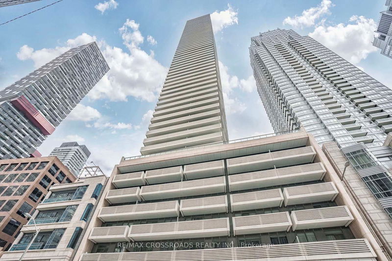 2221 Yonge St, unit 2511 for rent