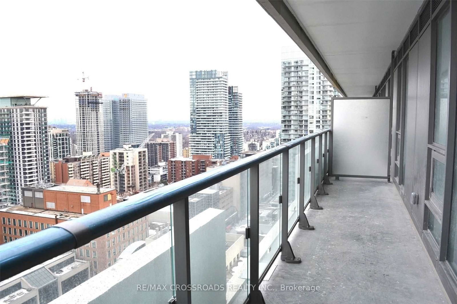 2221 Yonge St, unit 2511 for rent