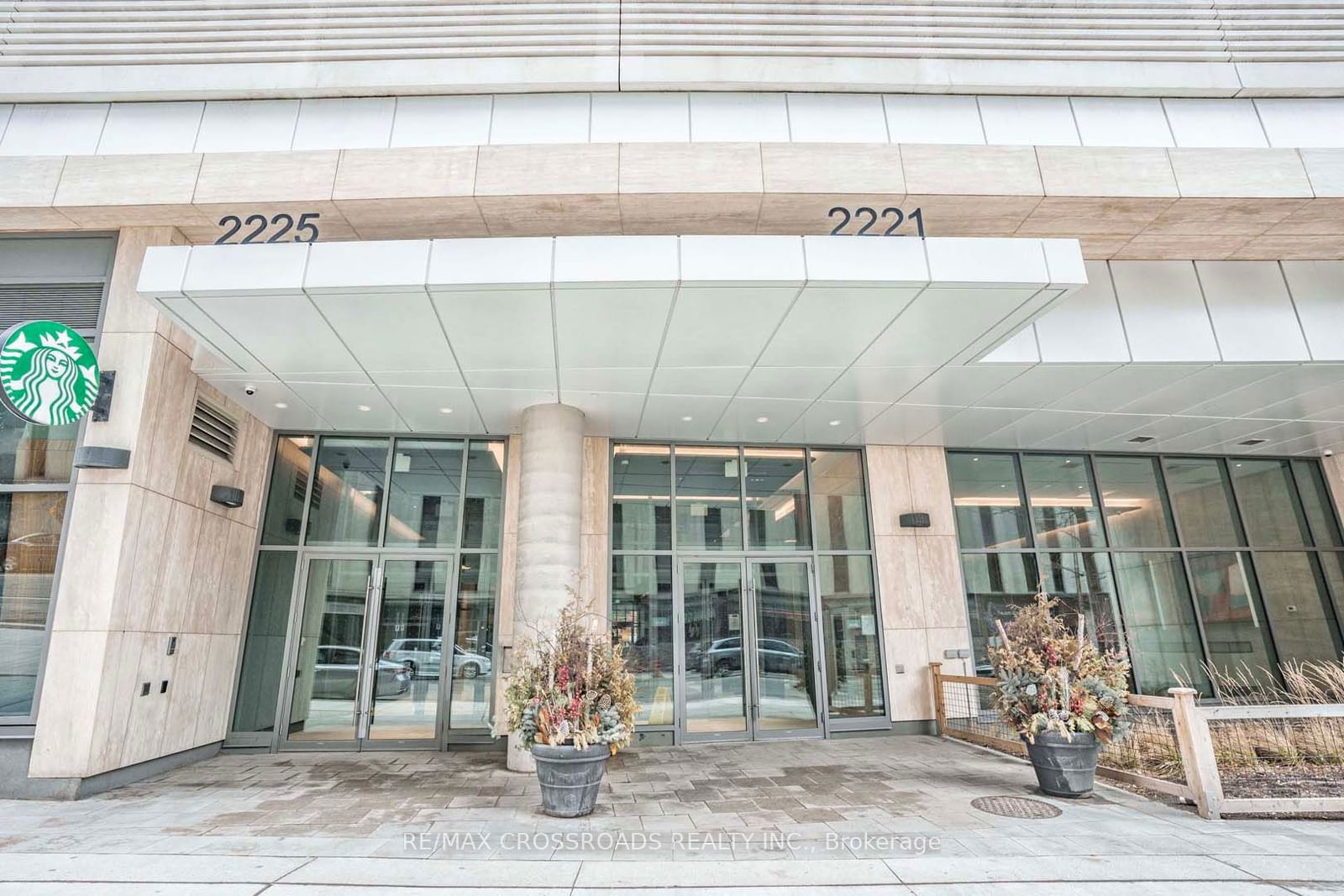 2221 Yonge St, unit 2511 for rent