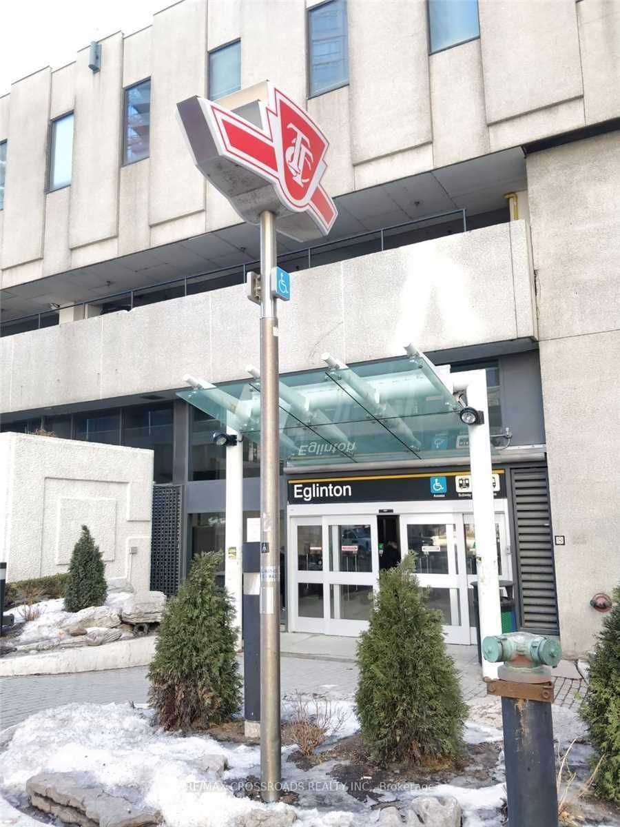 2221 Yonge St, unit 2511 for rent