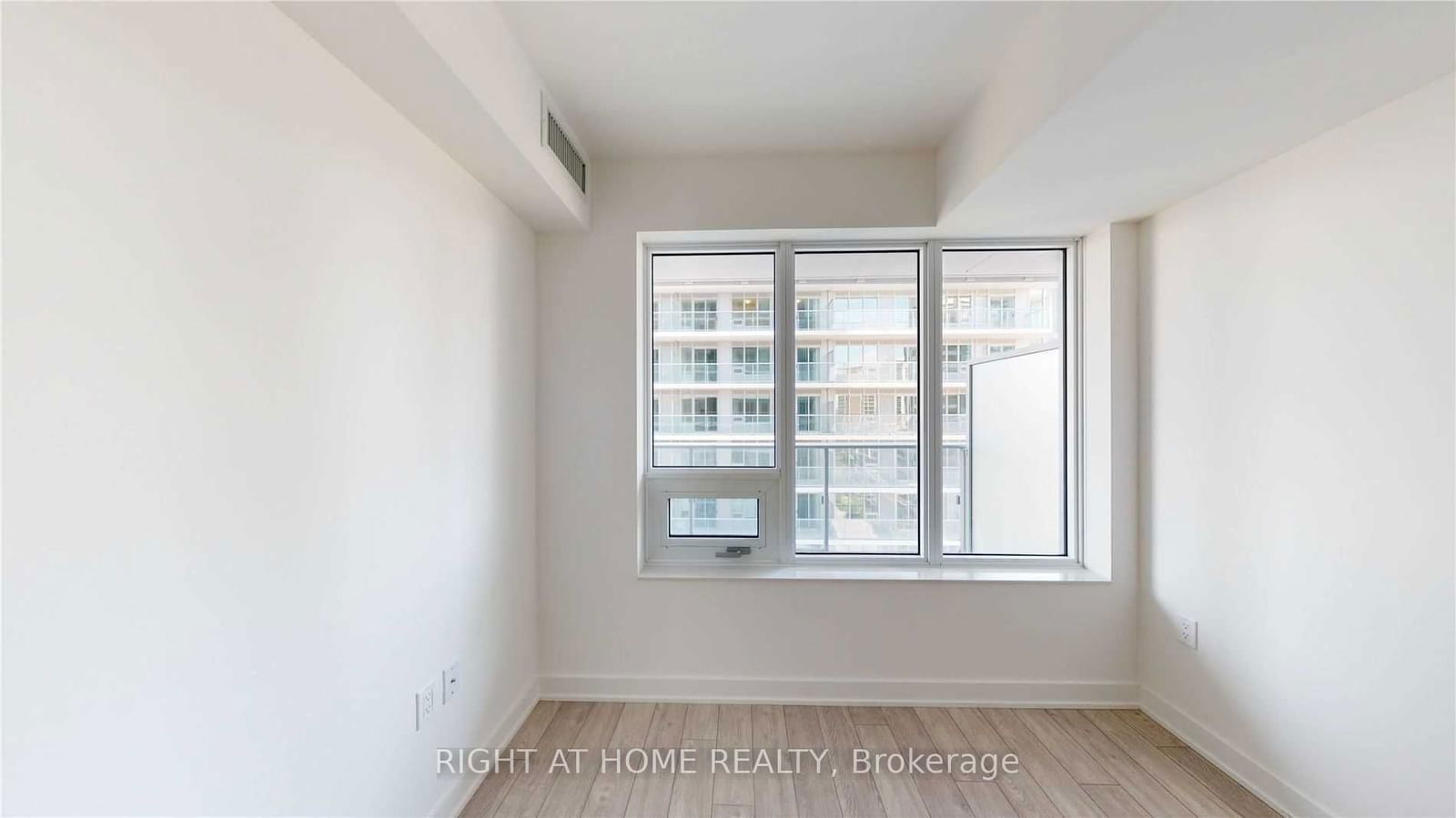 99 Broadway Ave, unit 1208 NT for rent