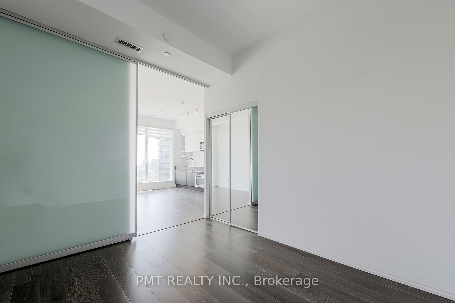 68 Shuter St, unit 2001 for rent