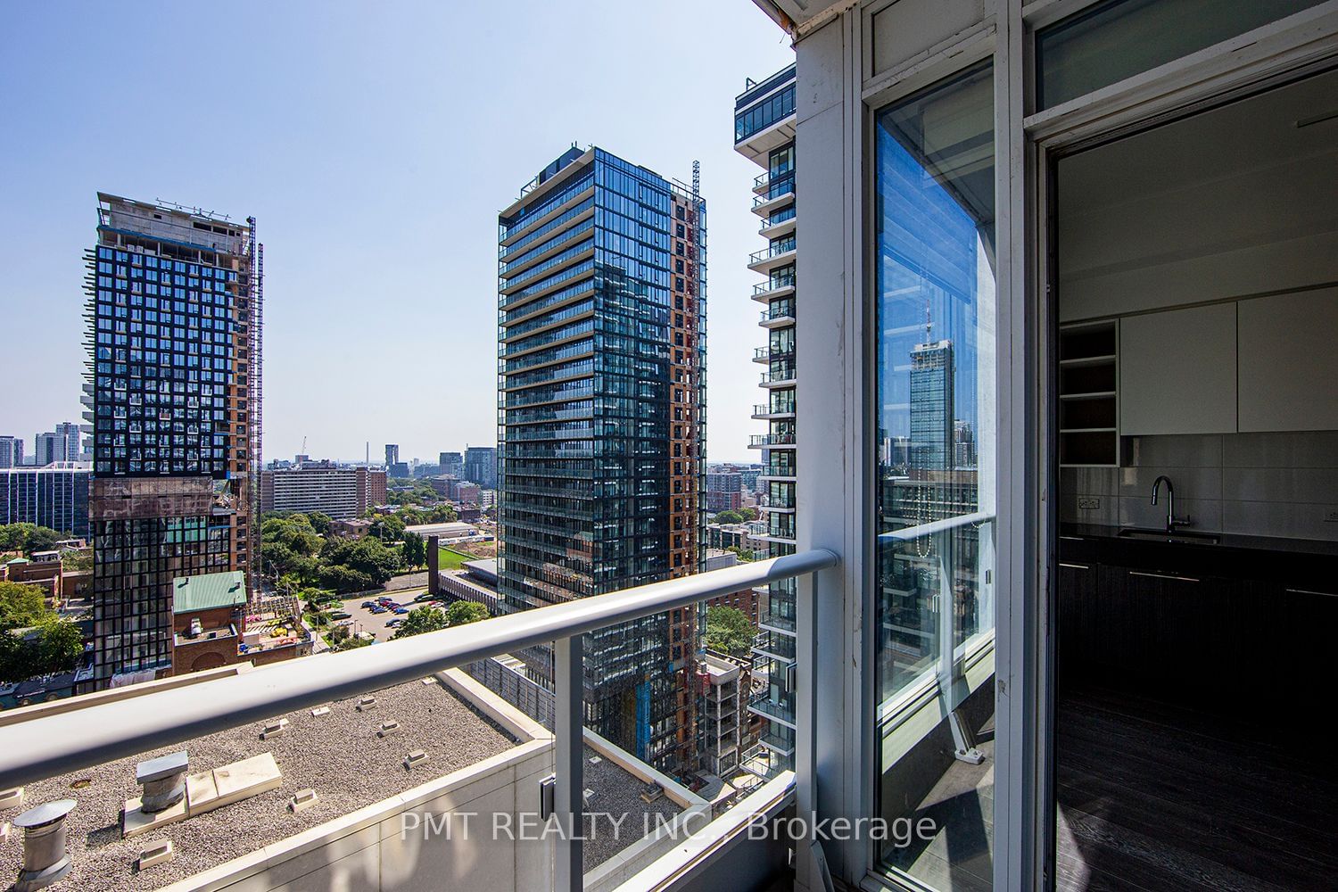 68 Shuter St, unit 2001 for rent