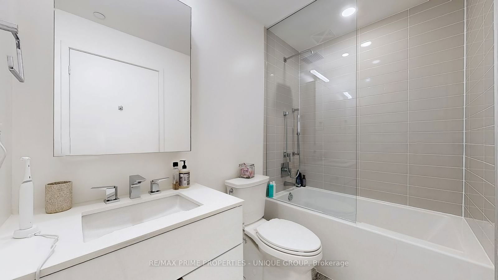 20 Lombard St, unit 3808 for rent