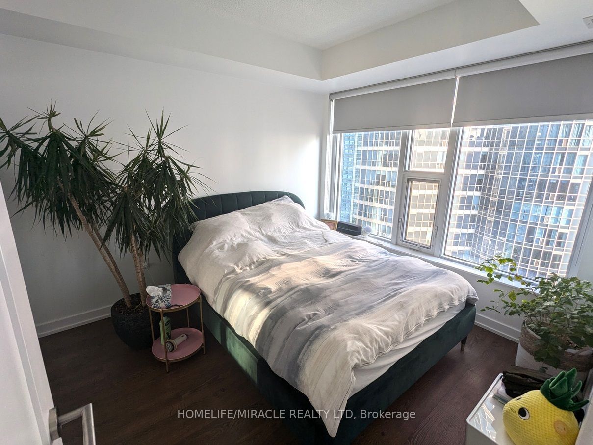 10 YORK St, unit 2008 for rent