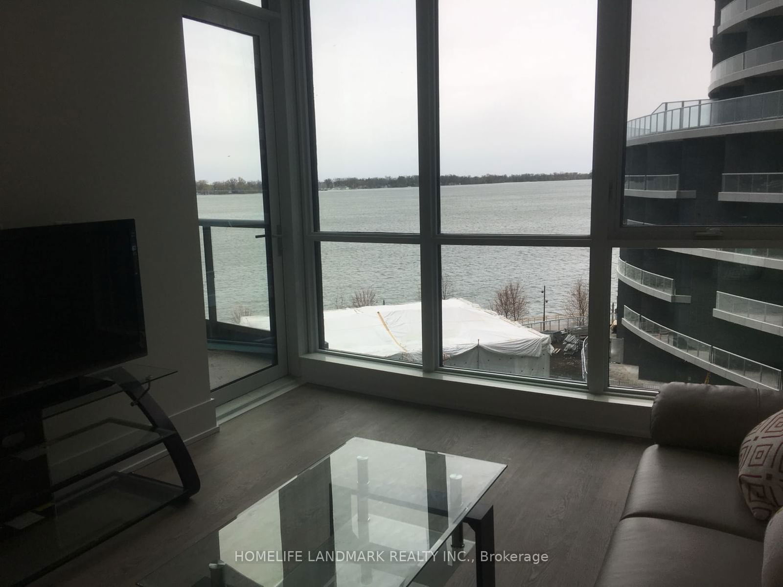 1 Edgewater Dr, unit 611 for rent