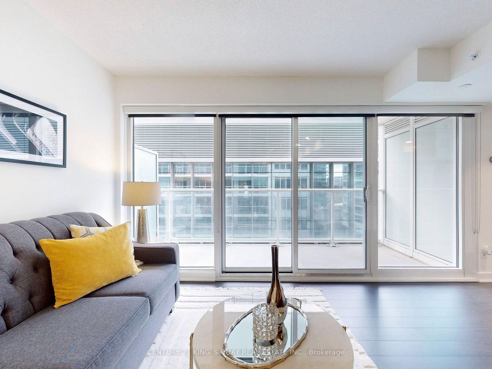 17 Bathurst St, unit 1002 for rent