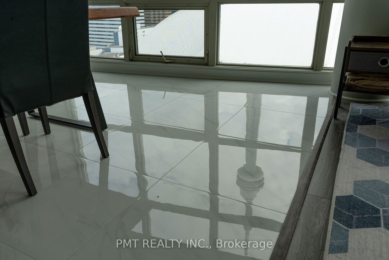 10 Navy Wharf Crt, unit 2809 for rent