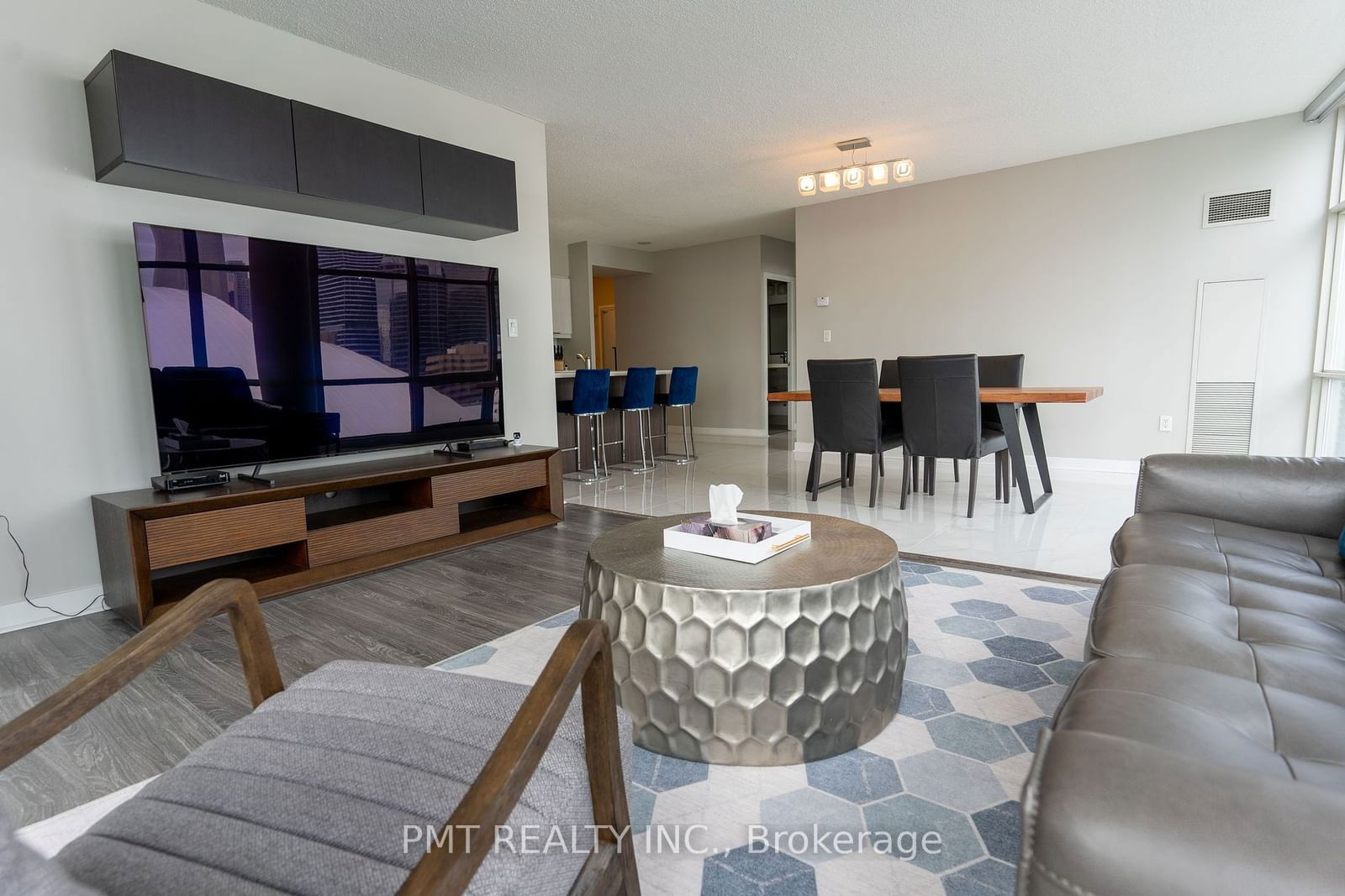 10 Navy Wharf Crt, unit 2809 for rent