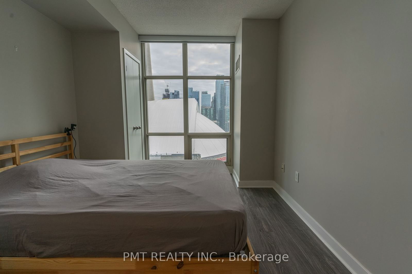 10 Navy Wharf Crt, unit 2809 for rent