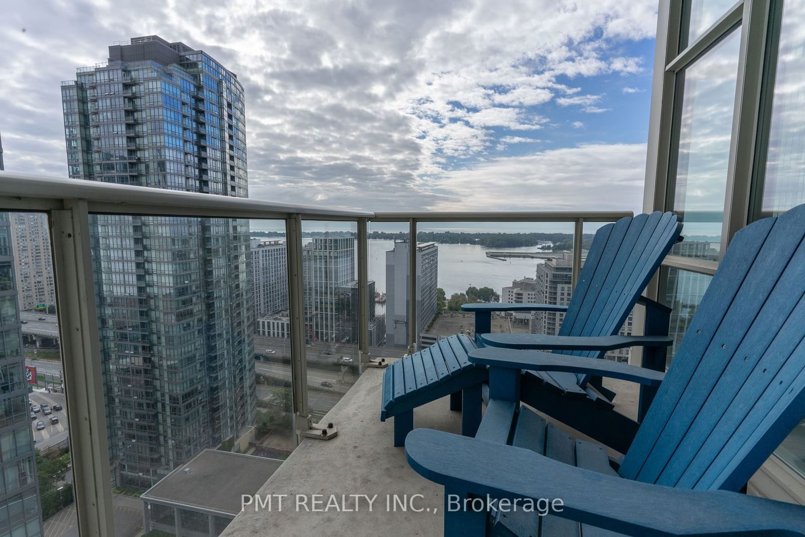 10 Navy Wharf Crt, unit 2809 for rent