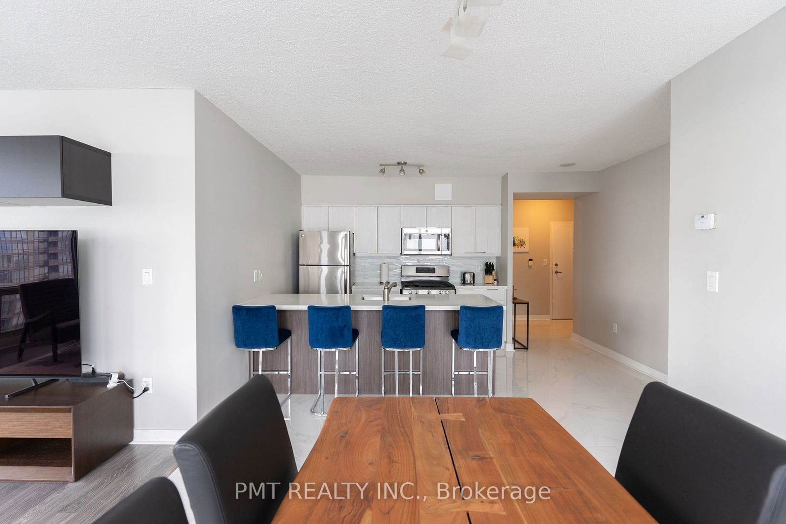 10 Navy Wharf Crt, unit 2809 for rent