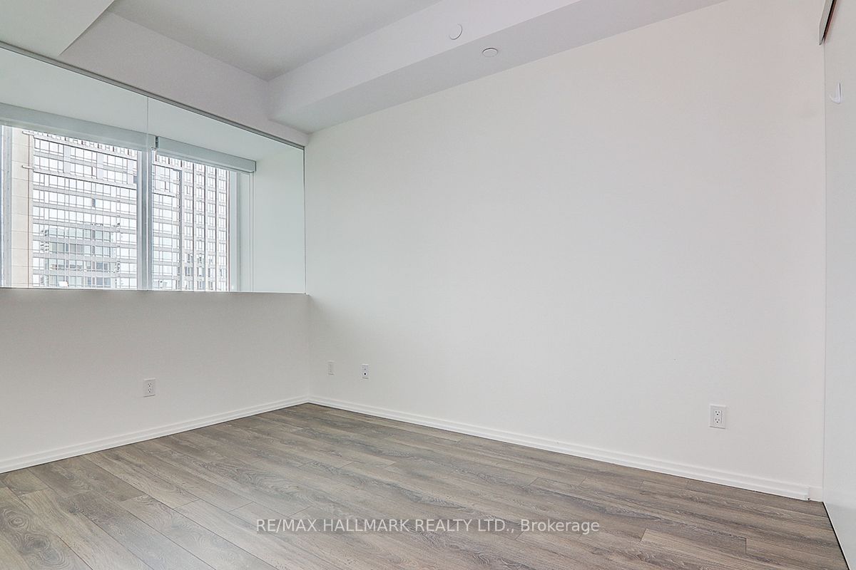 197 Yonge St, unit 2614 for sale