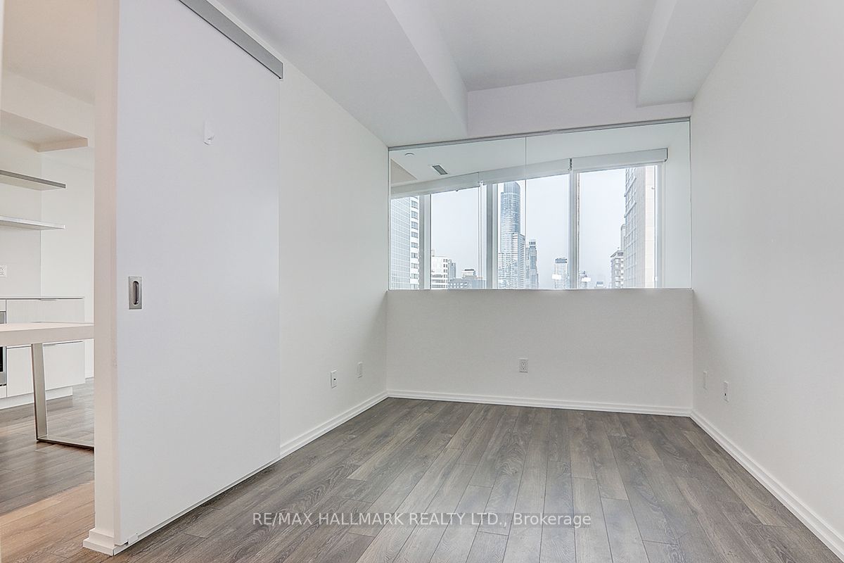 197 Yonge St, unit 2614 for sale