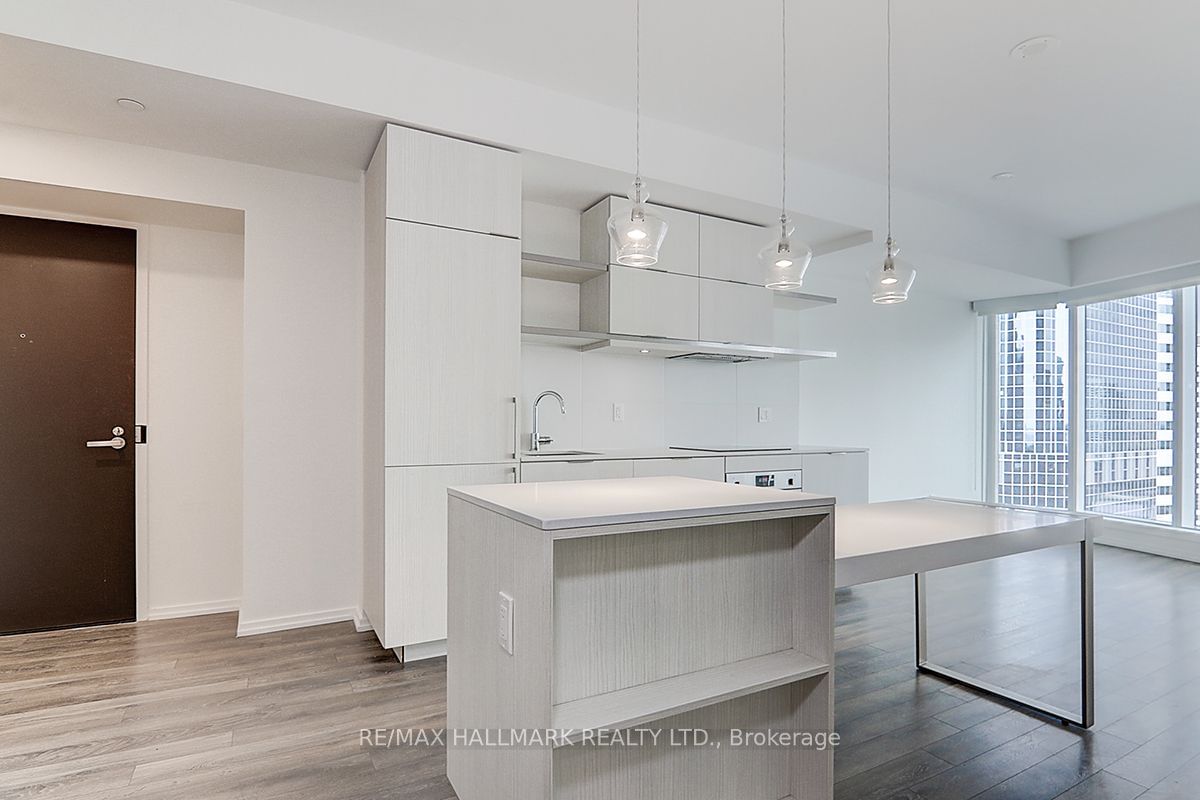 197 Yonge St, unit 2614 for sale