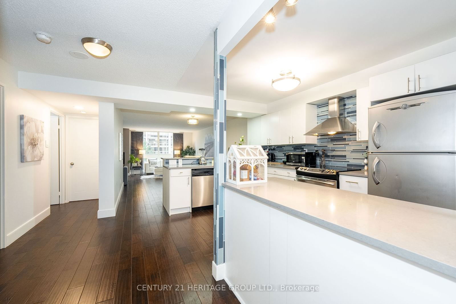 5 Kenneth Ave, unit 406 for sale