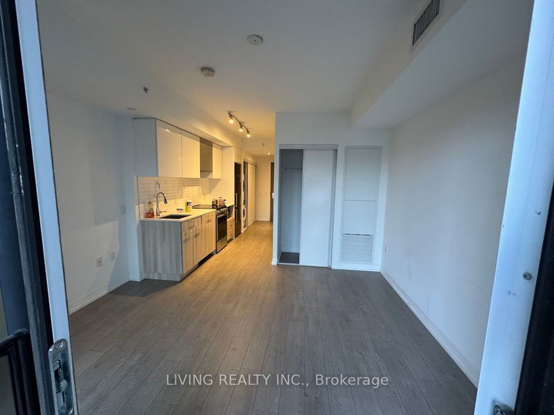 251 Jarvis St, unit 802 for rent