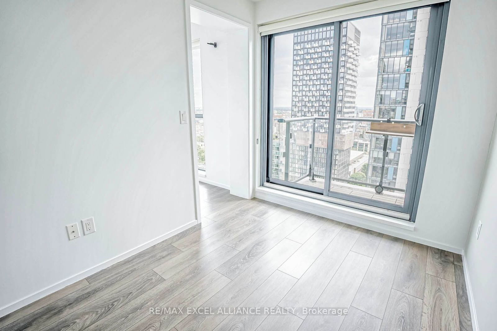 159 Dundas St E, unit 2105 for sale