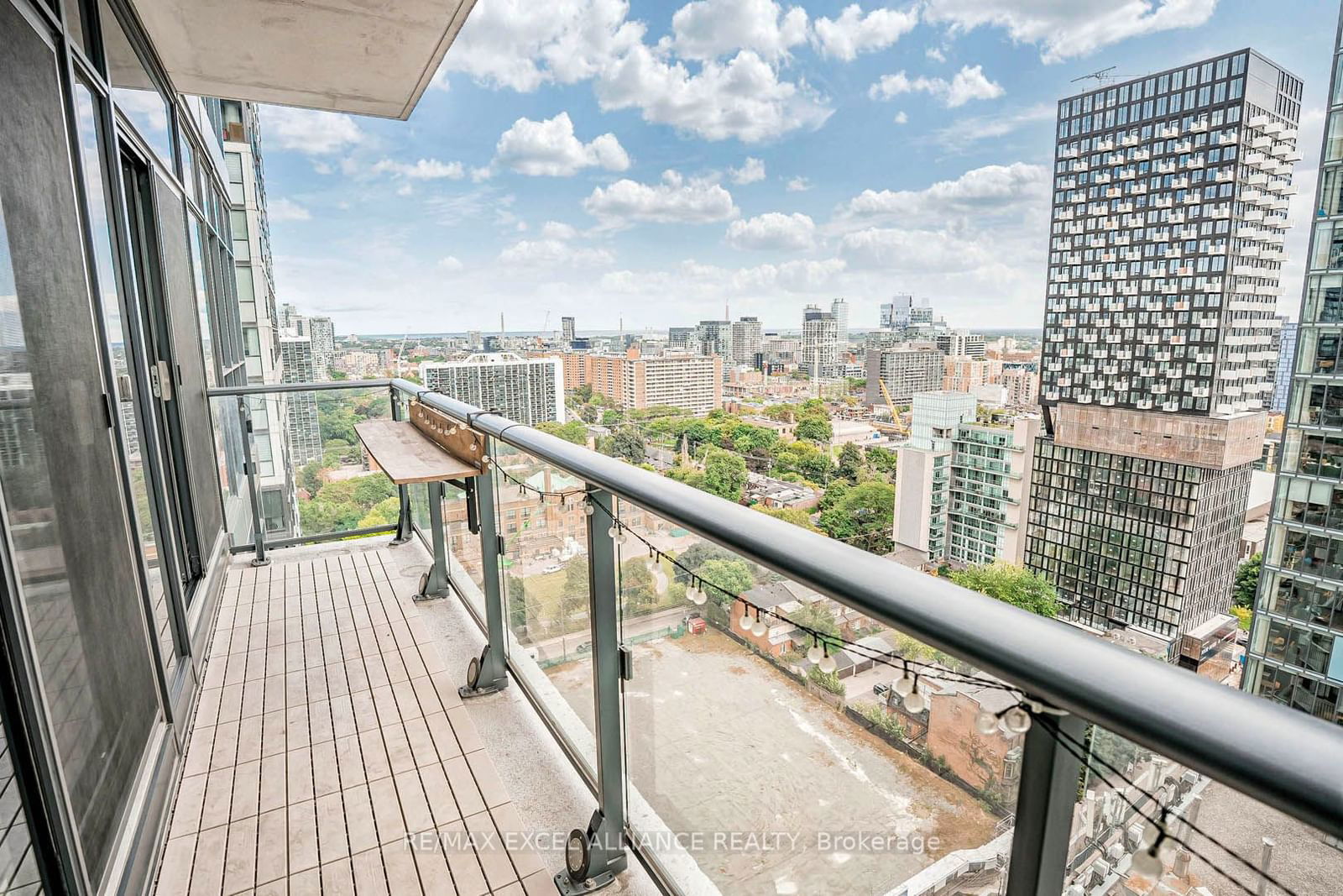 159 Dundas St E, unit 2105 for sale