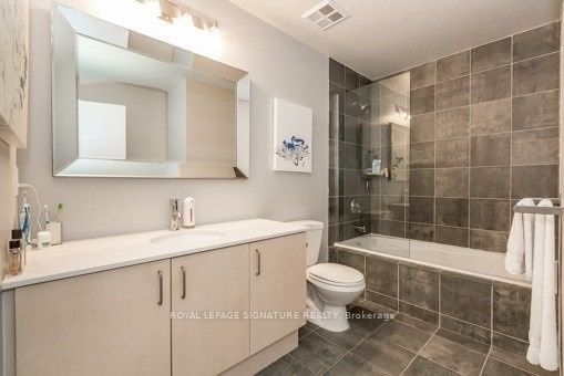 993 Queen St W, unit 419 for rent