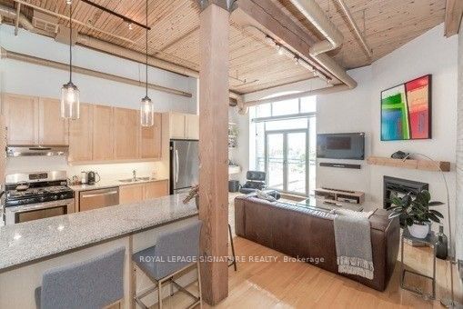 993 Queen St W, unit 419 for rent