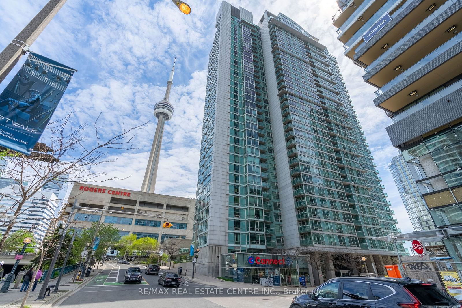 81 Navy Wharf Crt, unit 201 for sale