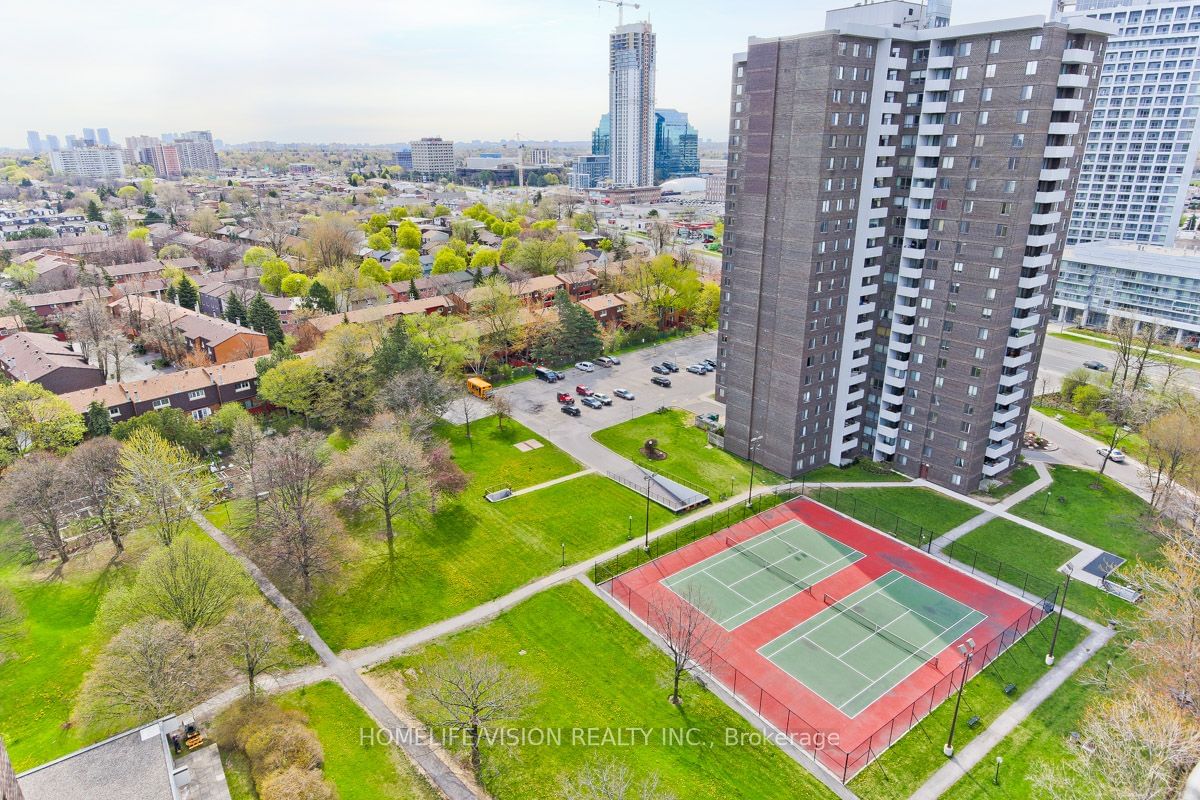 Crossroads Condos, North York, Toronto