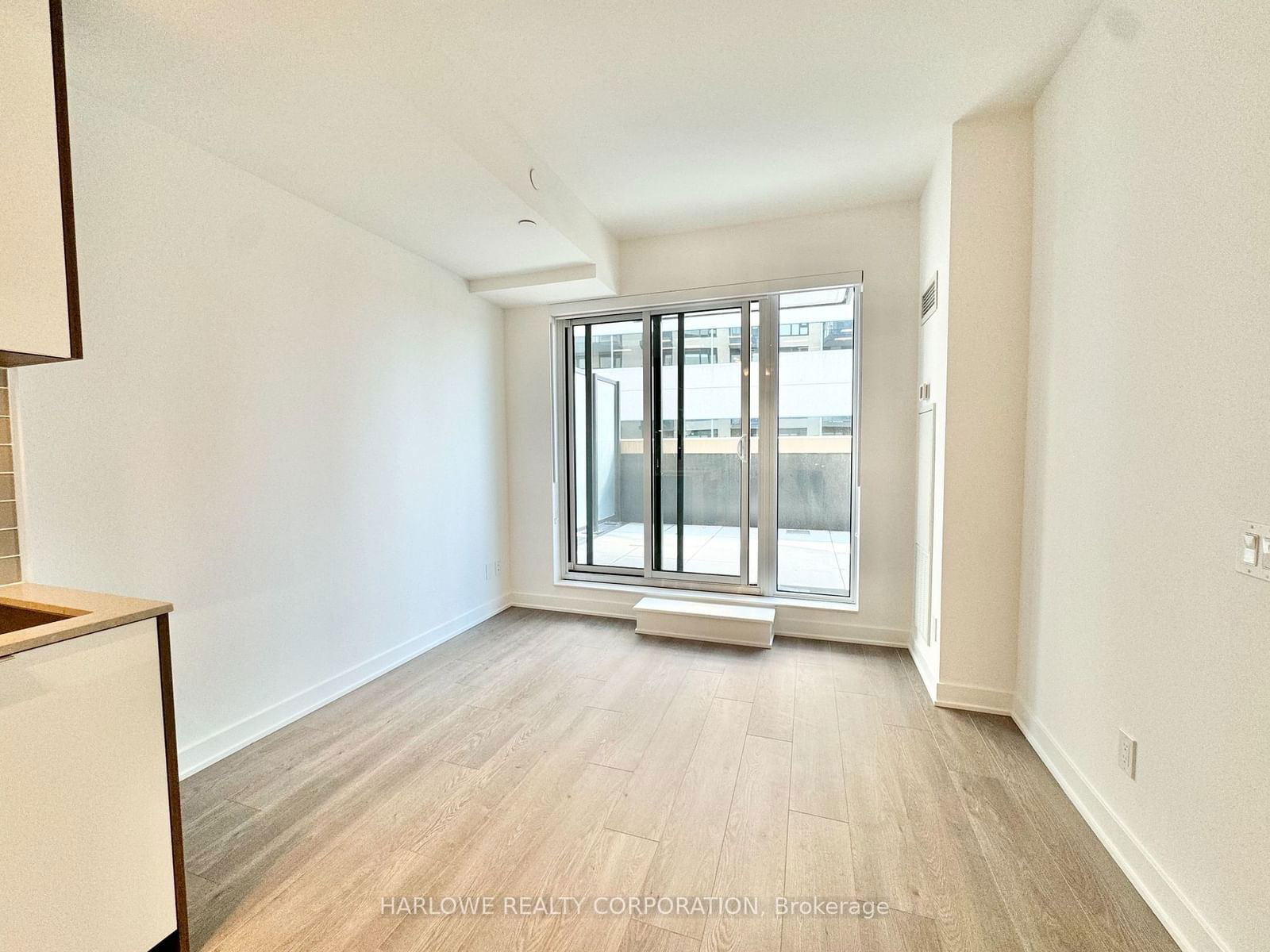 543 Richmond St W, unit 831 for rent