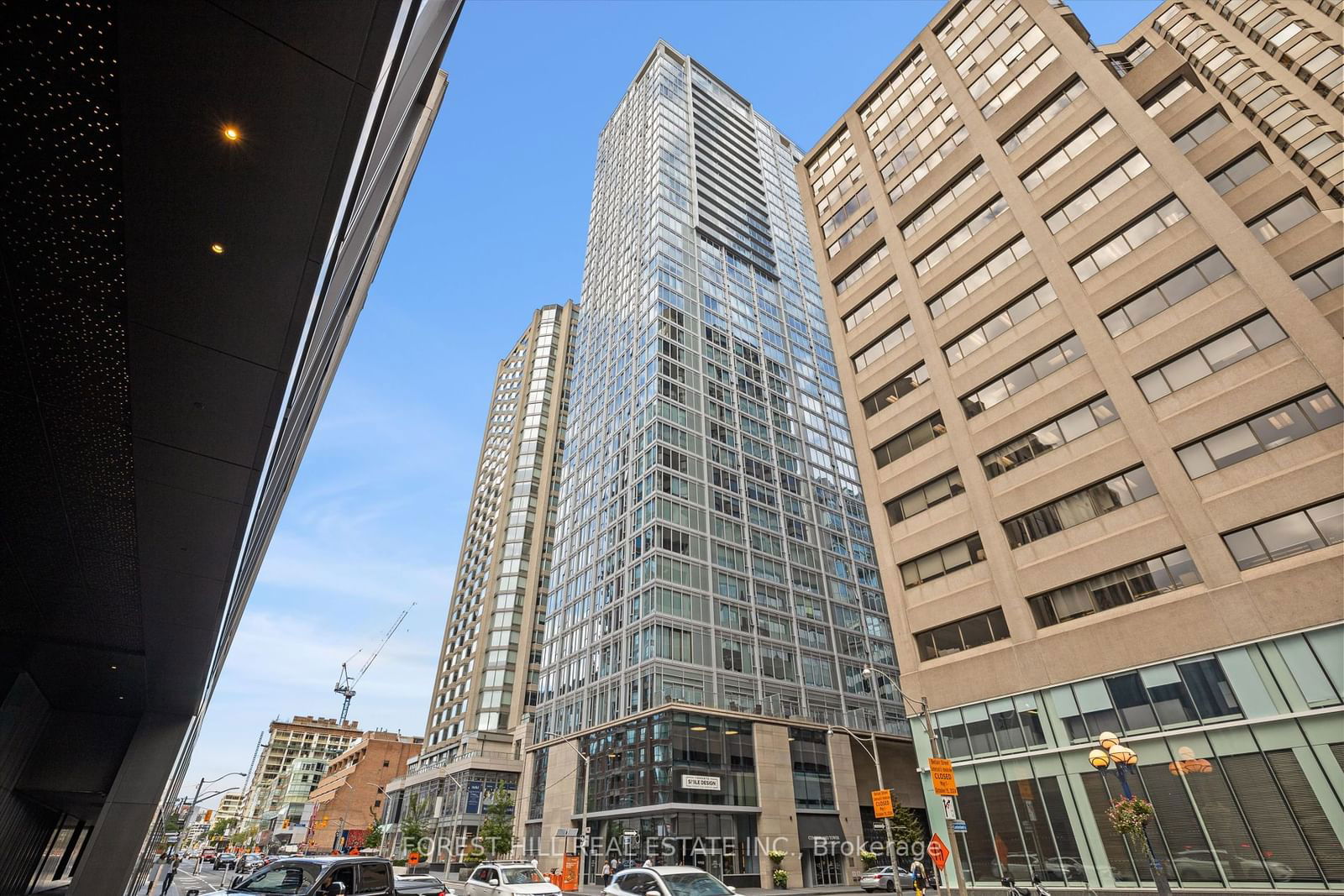 Cumberland Tower Condos, Downtown, Toronto