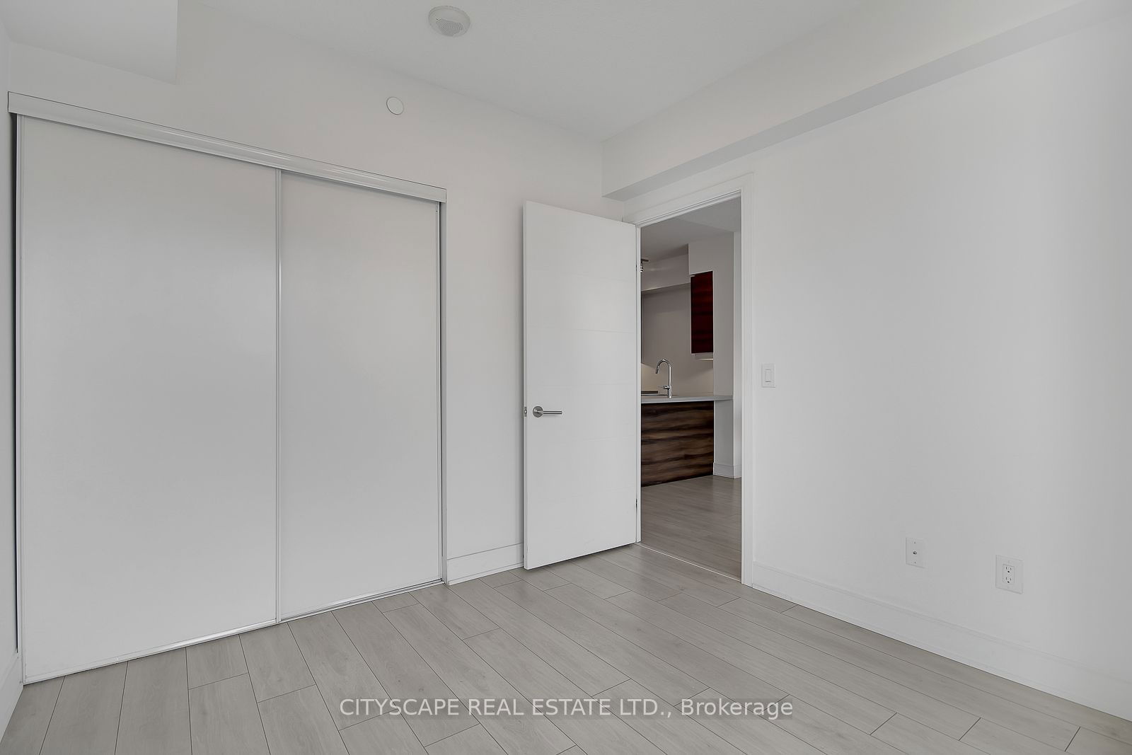 525 Adelaide St W, unit 908 for rent