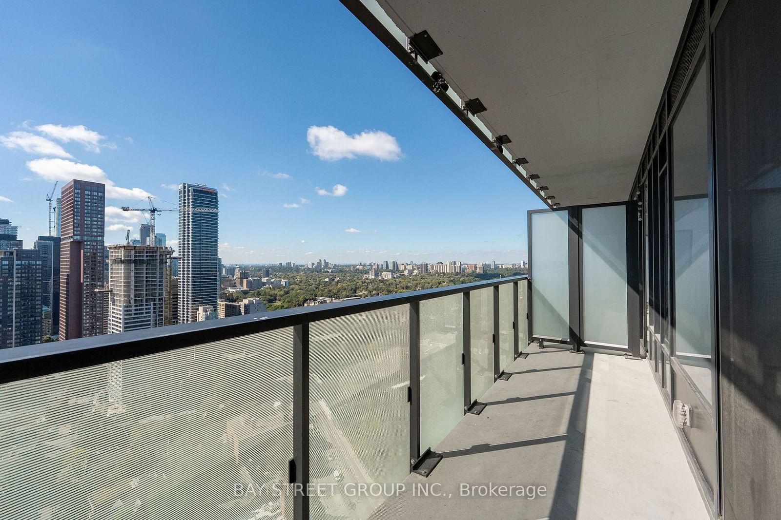 575 Bloor St E, unit 3310 for rent